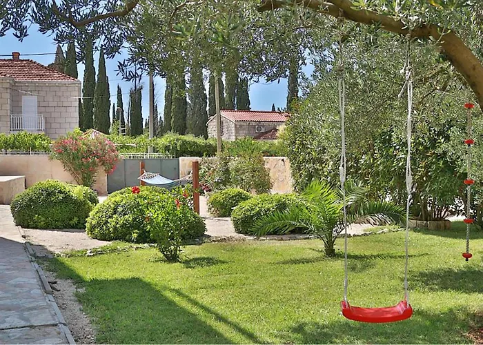 Gorgeous In Semesterbostad Čilipi