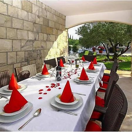 Holiday home Lovely In